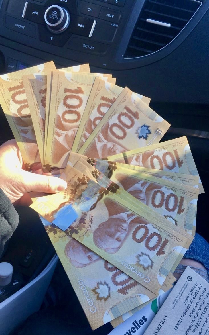 100 CAD BILLS - Image 2