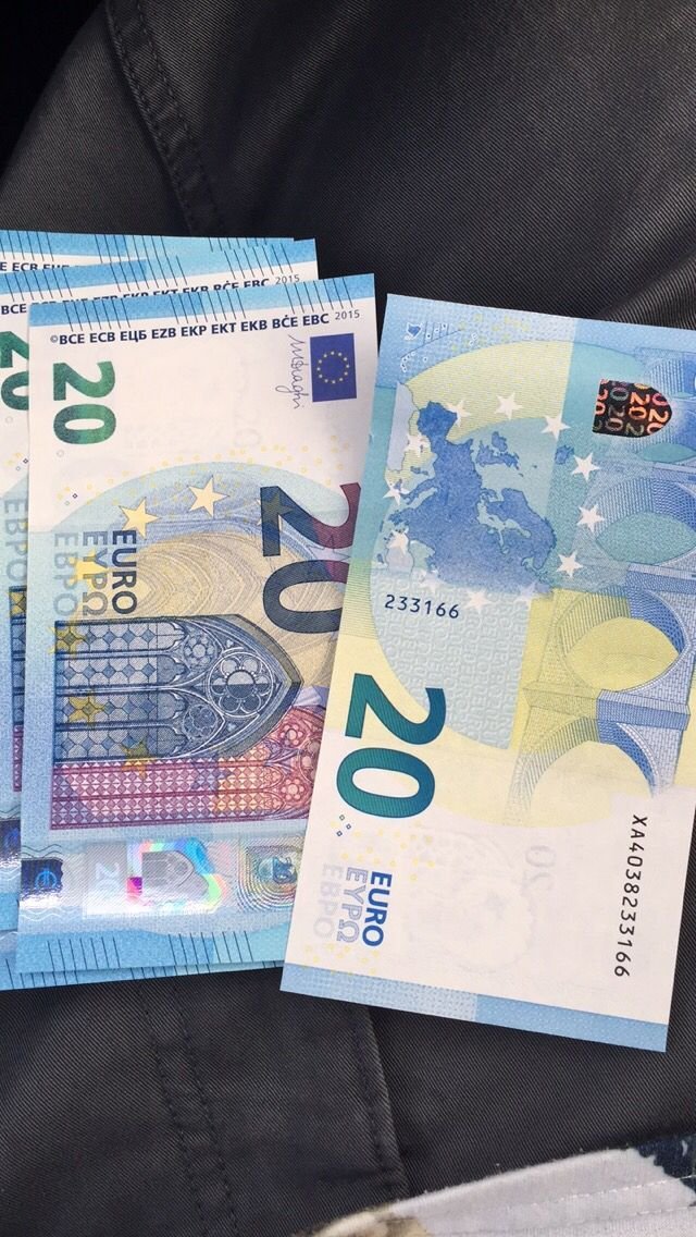 20 EURO BILLS