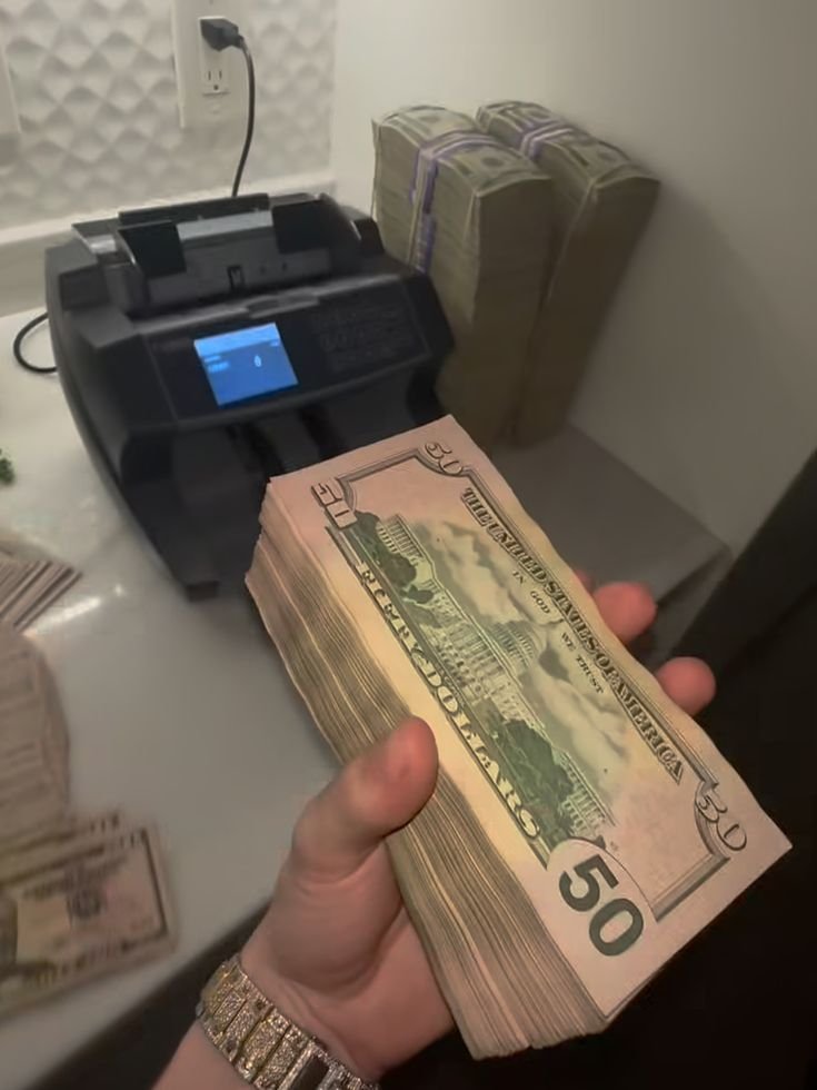 50 USD BILLS - Image 2