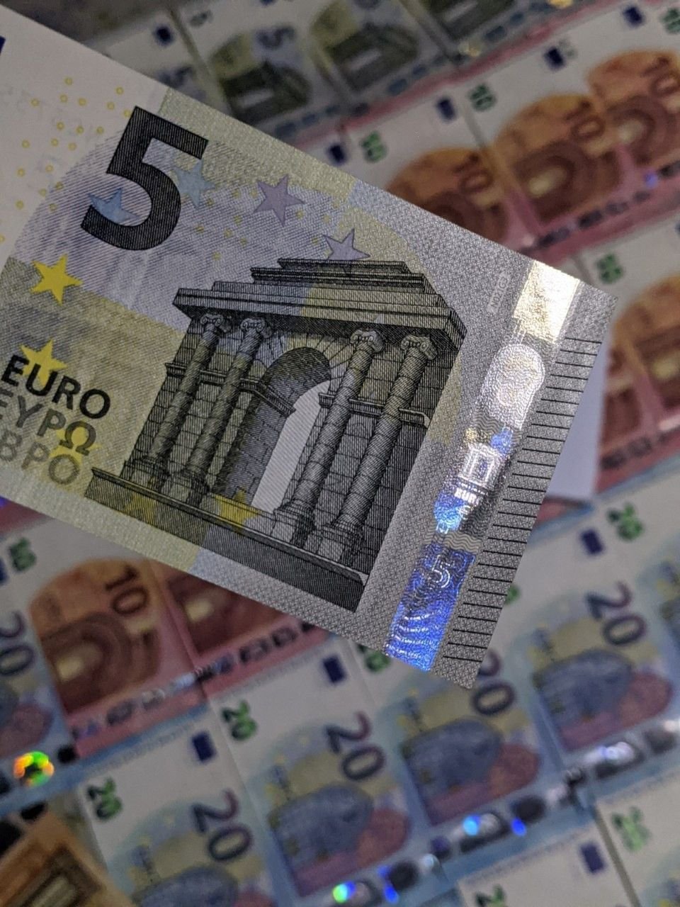 5 EURO BILLS