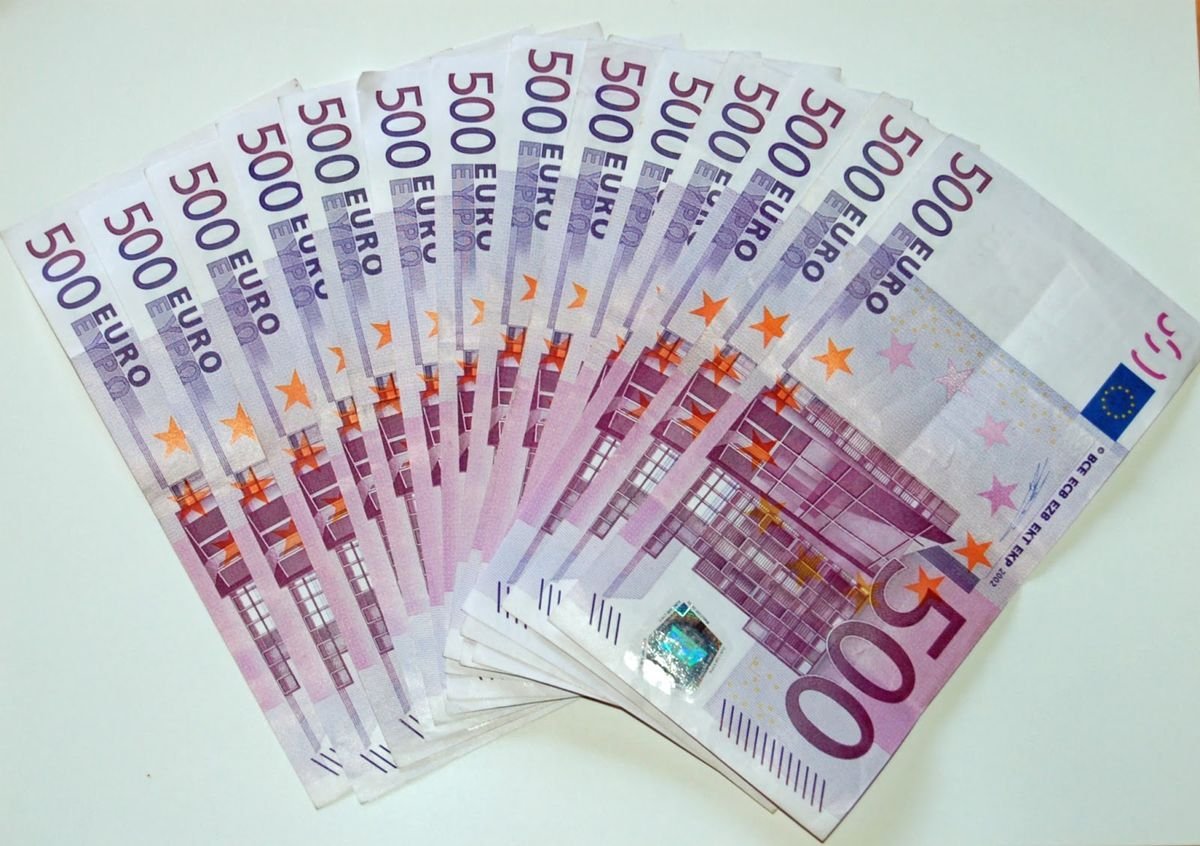 500 EURO BILLS