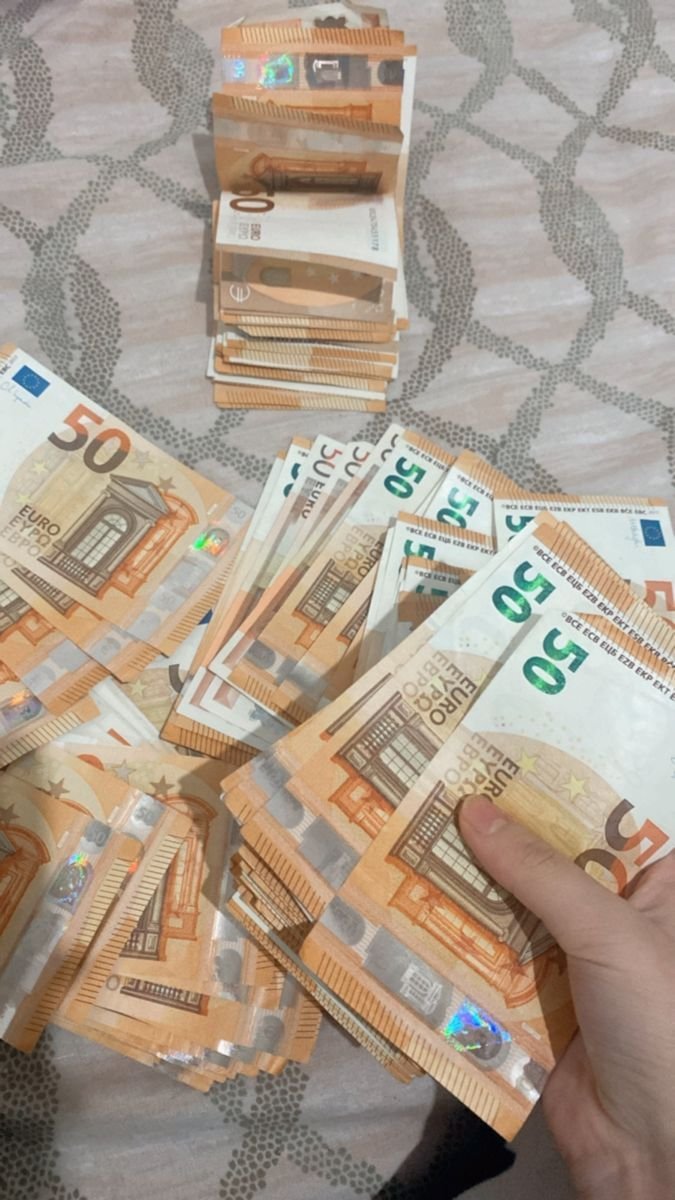 50 EURO BILLS